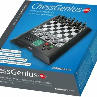 Verpackungsbox des elektronischen Schachspiels Chess Genius Pro mit Produktmerkmalen