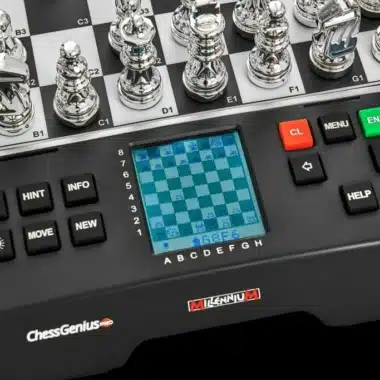 Chess Genius Pro, Detailansicht des Touchscreens und der Bedientasten