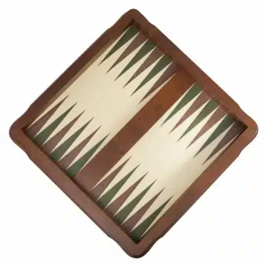 Backgammon-Spielfeld aus Holz, Draufsicht auf die farbigen Dreiecke