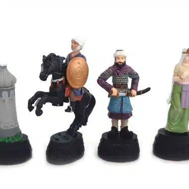 Schachfiguren aus Zinn Kreuzzug, Turm, Reiter und sarazenischer Bogenschütze