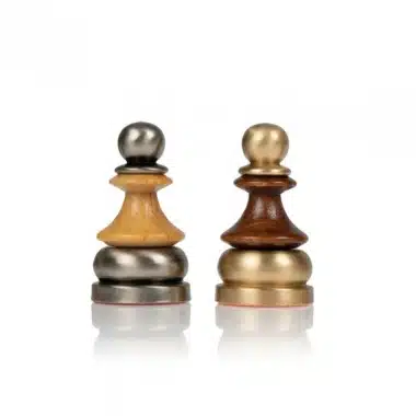 Schachspielset aus massivem Messing und Holz mit glänzendem Nussbaum-Schachbrett – Bild 7