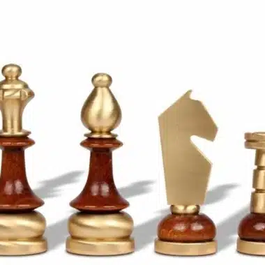Schachspielset aus massivem Messing und Holz mit glänzendem Nussbaum-Schachbrett – Bild 5