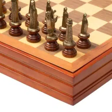 Medieval II Schachset aus Nussbaum- und Ahornholz & Schachspiel aus massivem Holz und Metall – Bild 4