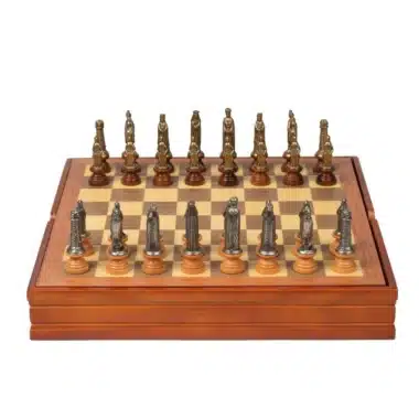 Medieval II Schachset aus Nussbaum- und Ahornholz & Schachspiel aus massivem Holz und Metall
