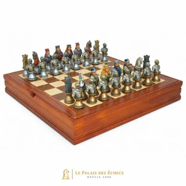 Komplettes Schachspiel mit mittelalterlichen Büsten auf Ahorn-Nussbaum-Brett mit Box
