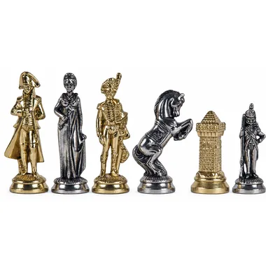 Schachfiguren Grand Napoléon, Detail der goldenen und silbernen Figuren