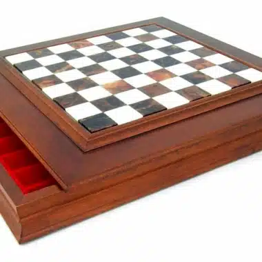 Ensemble "Moncada" Echiquier en Bois Massif, Plateau en Albâtre de Toscane & Jeu d'Echecs en Métal