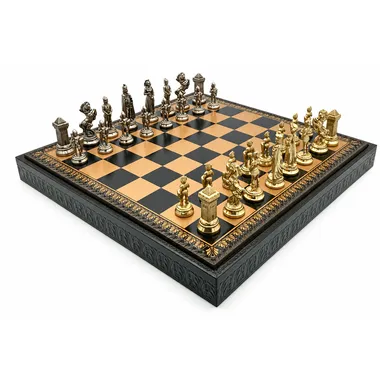 Mary Stuart VIII Set, Schachbrett und Figuren aus goldenem und silbernem Metall