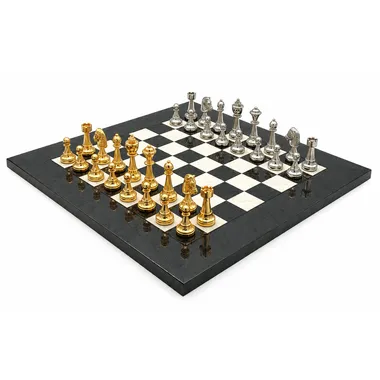 Classic Flower 4 Set: gold- und silberfarbene Figuren auf Ahorn-Schachbrett