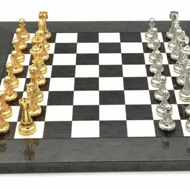 Set Classic Flower 4 Schachbrett aus Ahorn- und Heidekrautholz und Schachspiel aus vergoldetem und versilbertem Metall – Bild 3