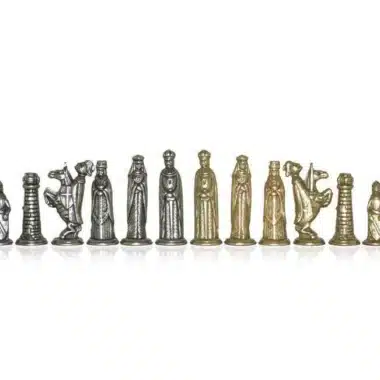 Mittelalterliches Set VI Schachbrett auf Holzfuß und Schachfiguren aus Metall – Bild 5