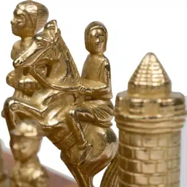 Camelot König Arthur XIII Schachbrett-Set mit Aufbewahrung und Metallschachspiel – Bild 4