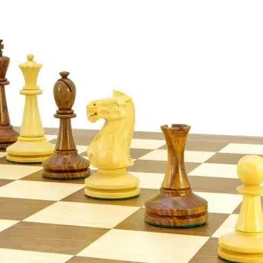 Blackmore-Set Schachbrett aus Walnuss- und Ahornholz & Schachspiel aus vergoldetem Rosenholz – Bild 6
