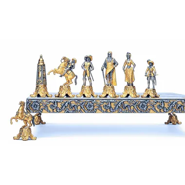 Set "Louis XIV le Roi Soleil II" Schachbrett und Schachspiel aus Bronze, Onyx und 24 Karat Gold