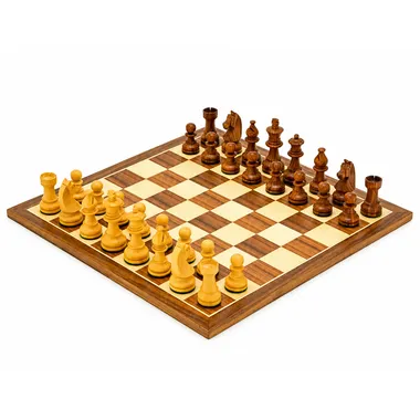 Komplettes Schachset Knight Academy, Schachbrett aus Nussbaum und Ahorn mit Palisander-Figuren