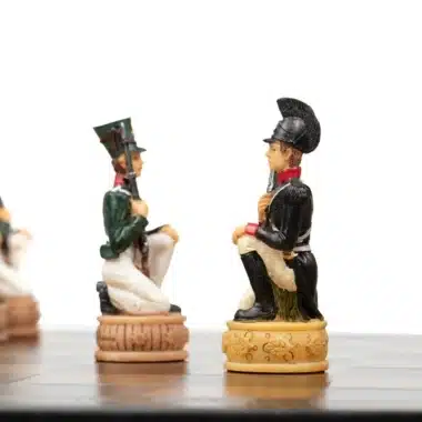 Set Napoleon Russlandfeldzug II Schachspiel aus Kunstharz und Schachbrett aus Kunstleder Schwarz – Bild 12