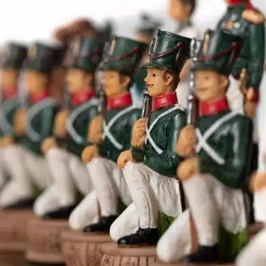Set Napoleon Russlandfeldzug IV Schachspiel aus Kunstharz und Schachbrett aus grünem Kunstleder – Bild 4