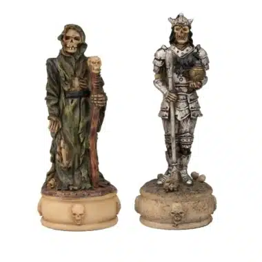 Ensemble Mort-Vivant II Schachbrett aus schwarzem Kunstleder mit Aufbewahrung und handbemaltem Schachspiel aus Harz – Bild 14
