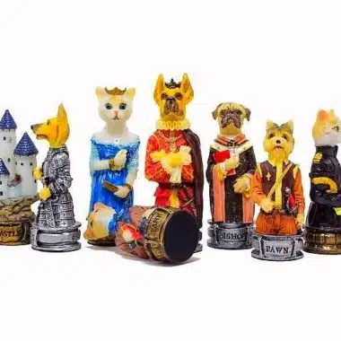 Ensemble "Chiens et Chats " Echiquier en Bois de Rose avec Tiroir de Rangement & Jeu d'Echecs en Résine Peint à la Main