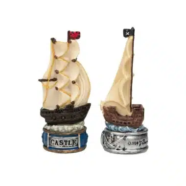 Set Pirates III Kunstlederschachbrett und handbemaltes Schachspiel aus Harz – Bild 14