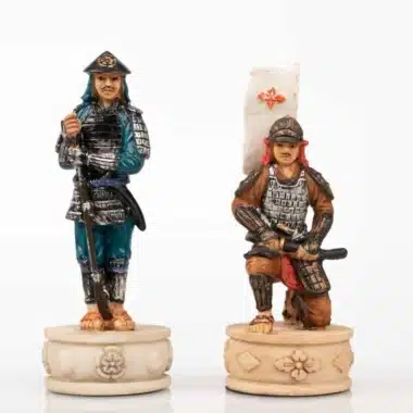 Samurai Schachbrett Set Kunstleder Aufbewahrungsbox und handbemaltes Schachspiel aus Harz – Bild 5