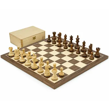 Komplettes Schachset Fierce Knight mit Walnuss-Ahorn-Brett und Holzbox