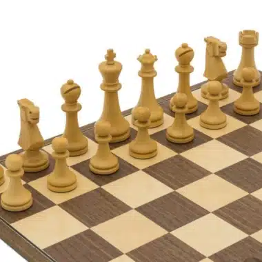 Gründer-Set Faltbares Schachbrett aus Nussbaum und Ahorn & Schachspiel aus Gold-Rosenholz – Bild 6