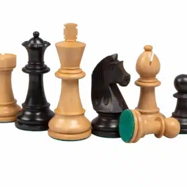 Knight Design Schachbrett aus Pappelholz in Schwarz und Ahornholz in Weiß & Schachspiel aus ebonisiertem Buchsbaumholz mit Aufbewahrungsbox – Bild 5
