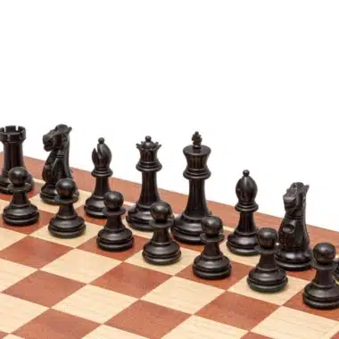 Set "Flamme de Guerre" (Kriegsflamme) Schachbrett aus Mahagoni und Schachfiguren aus Ebenholz und Buchsbaum – Bild 5