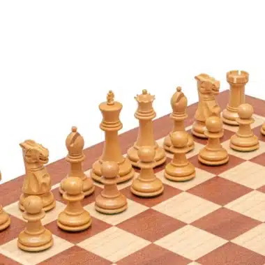 Set "Flamme de Guerre" (Kriegsflamme) Schachbrett aus Mahagoni und Schachfiguren aus Ebenholz und Buchsbaum – Bild 4
