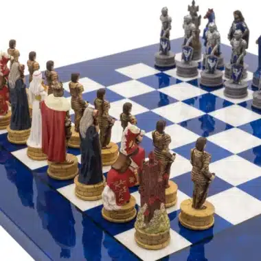 Camelot König Artus VIII. Schachbrett aus blauem Ahornholz und Schachspiel aus Harz – Bild 6