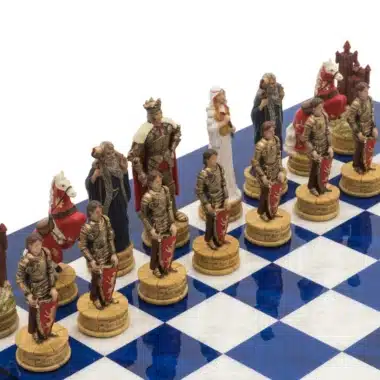 Camelot König Artus VIII. Schachbrett aus blauem Ahornholz und Schachspiel aus Harz – Bild 5