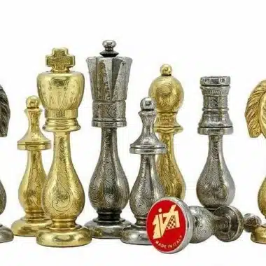 Arabic Style IV Kunstlederschachbrett mit Aufbewahrung und Schachspiel aus gold- und silberbeschichtetem Metall – Bild 4