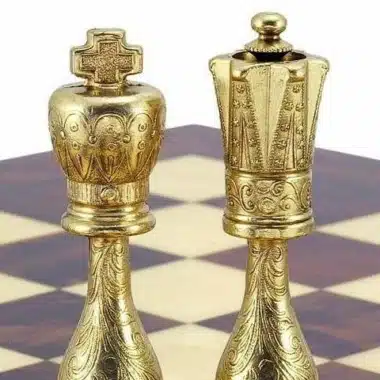 Arabic Style IV Kunstlederschachbrett mit Aufbewahrung und Schachspiel aus gold- und silberbeschichtetem Metall – Bild 8
