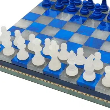 Blau-weißes Set aus Schachbrett und Schachspiel aus antikem Marmor mit Aufbewahrungsbox – Bild 3