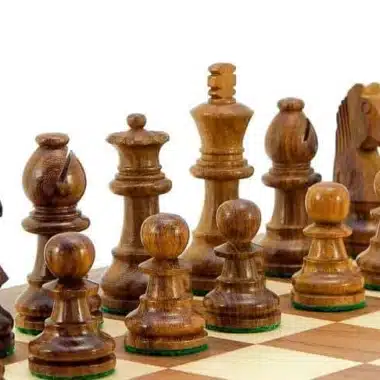 Deluxe-Set Kleines Schachbrett aus Ahorn- und Walnussholz & Schachspiel aus Rosen- und Buchsbaumholz – Bild 3