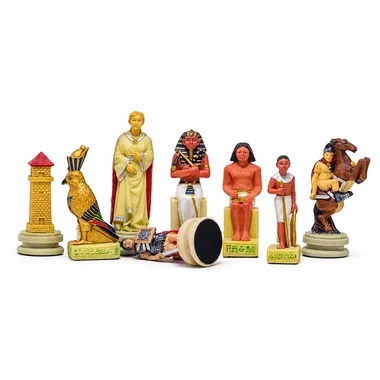 Schachfiguren Römer gegen Ägypter mit liegenden Bauern am Boden