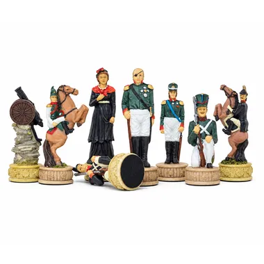 Schachspiel Napoleon Russlandfeldzug, komplettes Set aufgereihter Figuren
