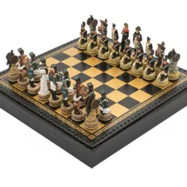 Napoleon Russlandfeldzug Set Schachspiel aus Kunstharz und Schachbrett aus Kunstleder Schwarz