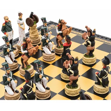 Detaillierte Resin-Figuren, Kavallerie und Artillerie auf dem Schachbrett