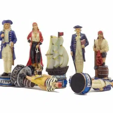 Set Pirates III Kunstlederschachbrett und handbemaltes Schachspiel aus Harz – Bild 6
