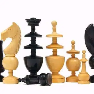 Schachspiel Régence, Springer, Turm, Dame und Bauern aus hellem und dunklem Buchsbaum