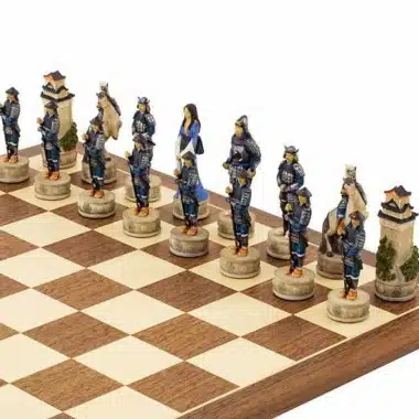 Jeu d'Echecs en Résine Peint à la Main"Samourai"