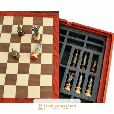 Geöffnete Aufbewahrungsbox mit Fächern für die Medieval II Figuren