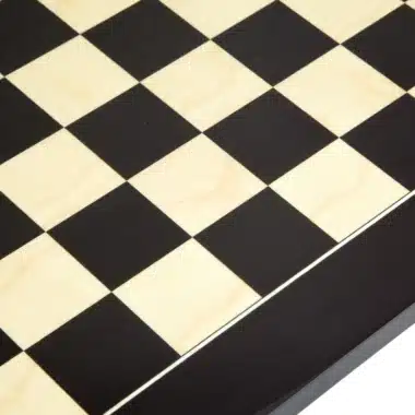 Zeitgenössisches Schachspiel - Schachbrett aus schwarzem Anigre und Ahorn & Figuren aus gedrechseltem und handpoliertem Buchsbaum – Bild 11