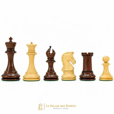 Schachspiel Eminence: Figuren aus Rosenholz und Buchsbaum aufgereiht