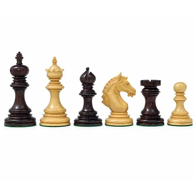 Schachspiel aus Buchsbaum und Rosenholz, Figuren nebeneinander aufgereiht