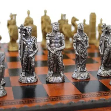 Alternative view of Römer gegen Barbaren VII Schachbrett aus Kunstleder mit Aufbewahrung und Figuren aus Metall