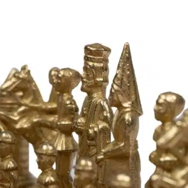 Kleines Camelot-Schachspiel - Schachbrett aus Kunstleder mit Aufbewahrung & Metallteilen – Bild 3