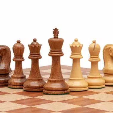 Geschnitztes Schachspiel aus Akazienholz und Schachbrett aus Mahagoniholz – Bild 6